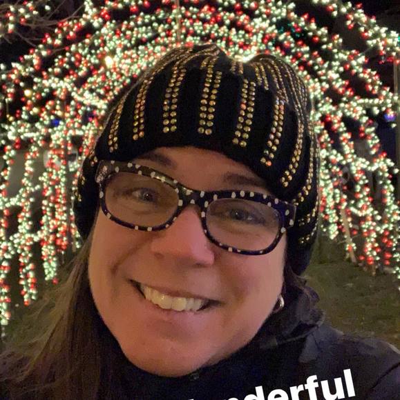 Meet your Posher, Kara - Picture 3 of 3